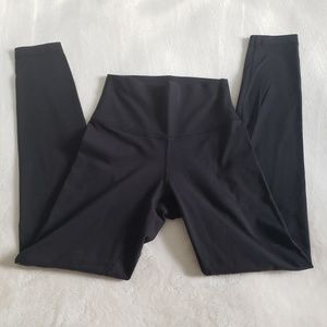 Black Lululemon leggings